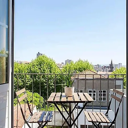 Liiiving In | Secret Balcony