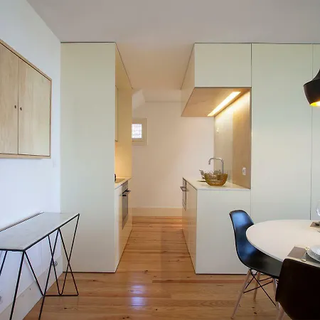 Liiiving In | Secret Balcony Apartment