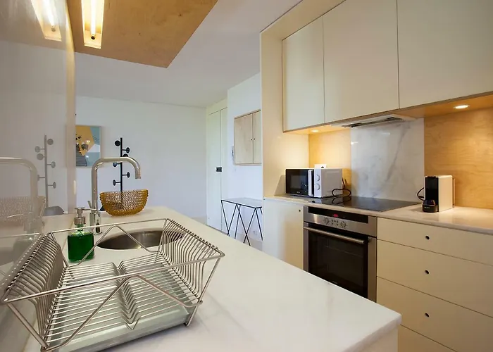 Liiiving In | Secret Balcony Apartman Porto